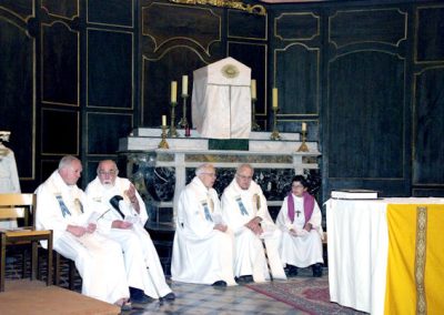 Le clergé autour de Mgr Philippe MOUSSET