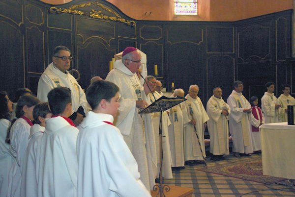 Les officiants pour la messe